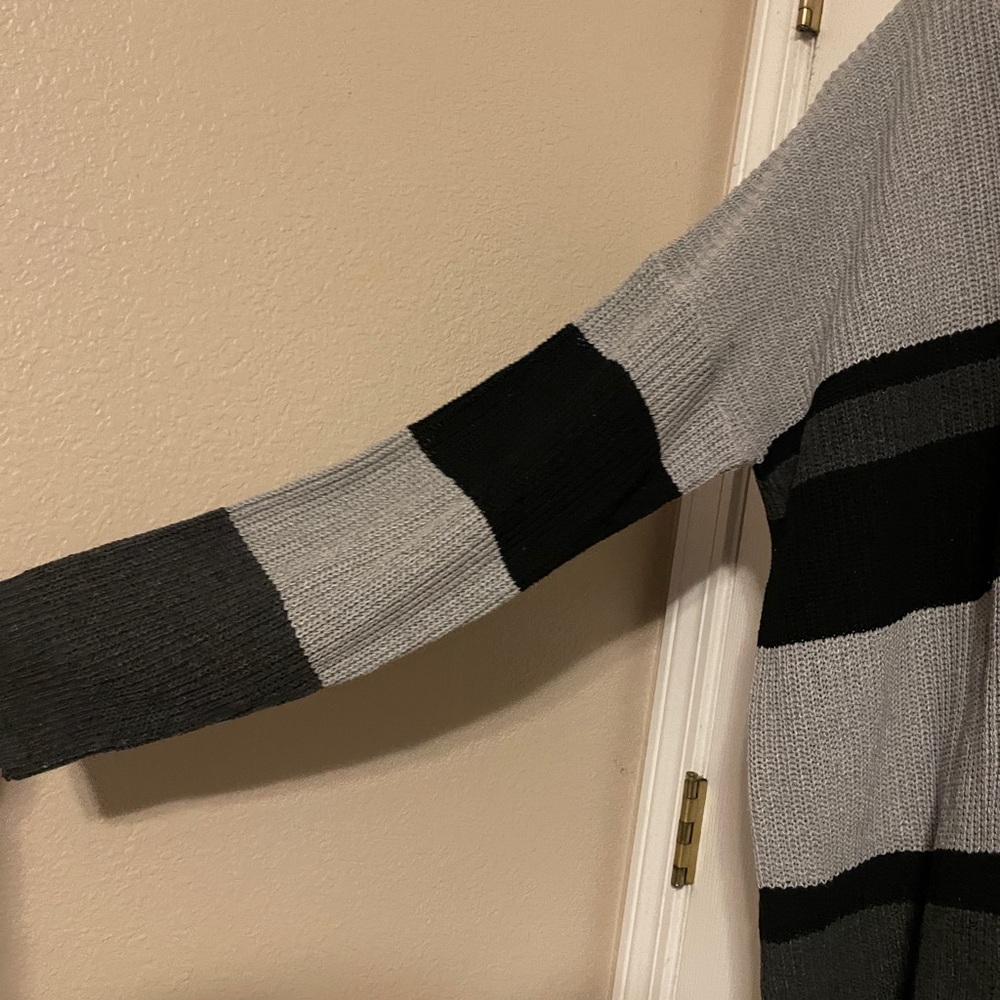 NEW Davi and Dani Plus Gray Black Striped Knit Cardigan Sweater Size 1X Casual - Picture 3 of 7